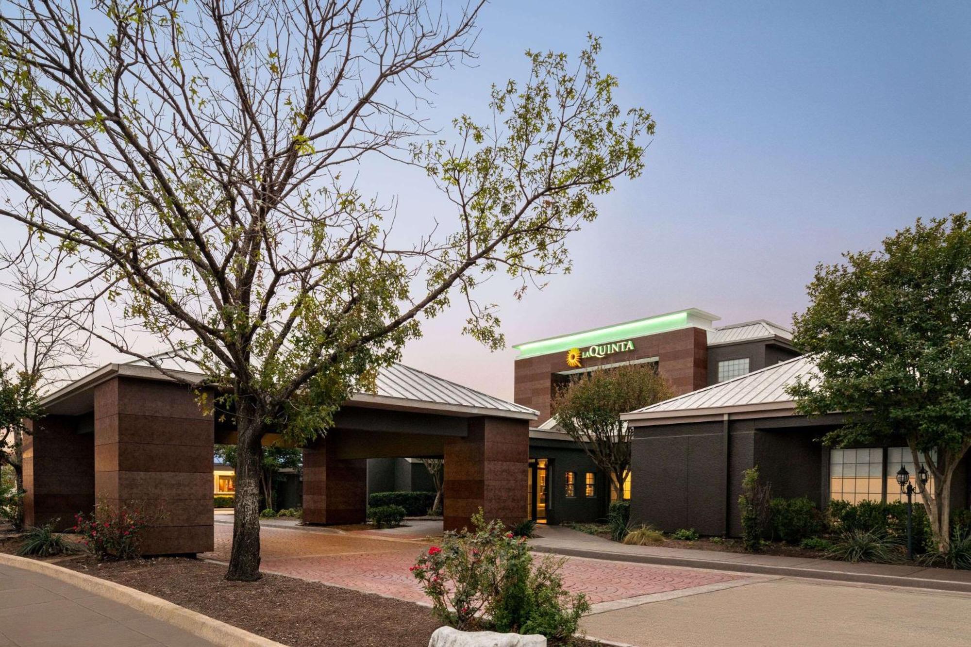 La Quinta By Wyndham Round Rock North Hotel Exterior photo